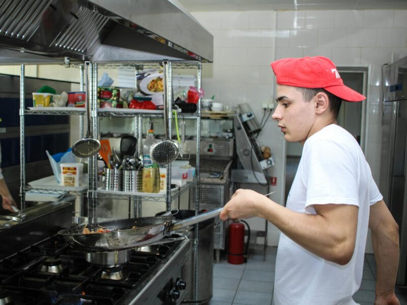 FULLY-EQUIPPED COMMERCIAL KITCHEN SETUP FOR SALE : Set up Restaurant in Bharitiya City